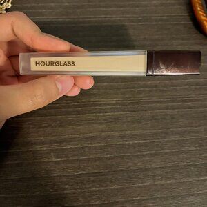 Hourglass Concealer-Cotton Vanish-Only used twice!! Like New